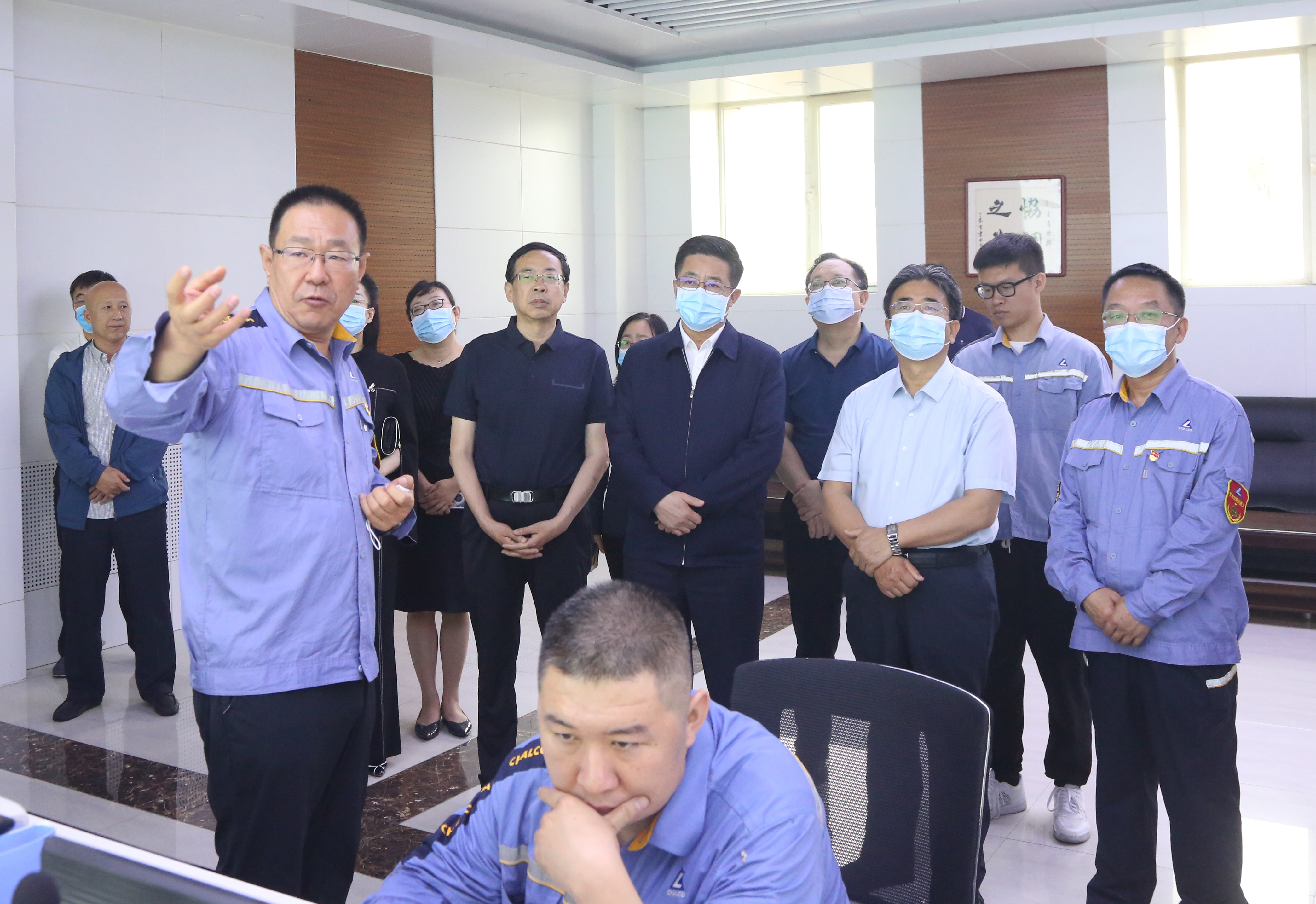 自治區(qū)政協(xié)副主席魏國(guó)楠調(diào)研包鋁